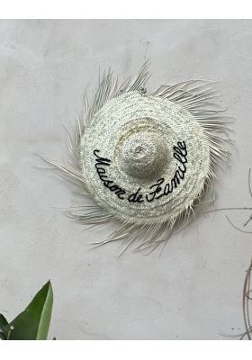 Chapeau en palmier décoration murale "maison de famille"